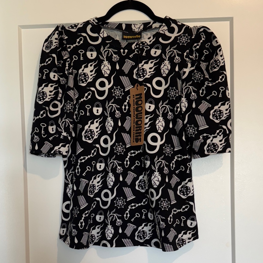 Nooworks Puff Sleeve Top